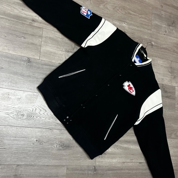 Kansas City Chiefs Vintage Varsity Jacket - Picture 4 of 13